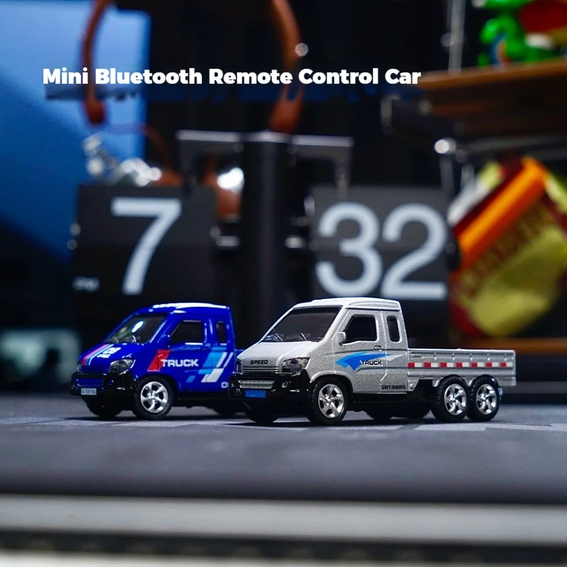 1:64 Мини-сплав Bluetooth RC Drift Car 50 минут 20 м Диапазон двойного управления светодиодными фонарями Карманный трюк Автомобиль Настольный подарок для детей 
1:64 Мини-сплав Bluetooth RC Drift Car 50 минут 20 м Диапазон двойного управления светодиодными фонарями Карманный трюк Автомобиль Настольный подарок для детей