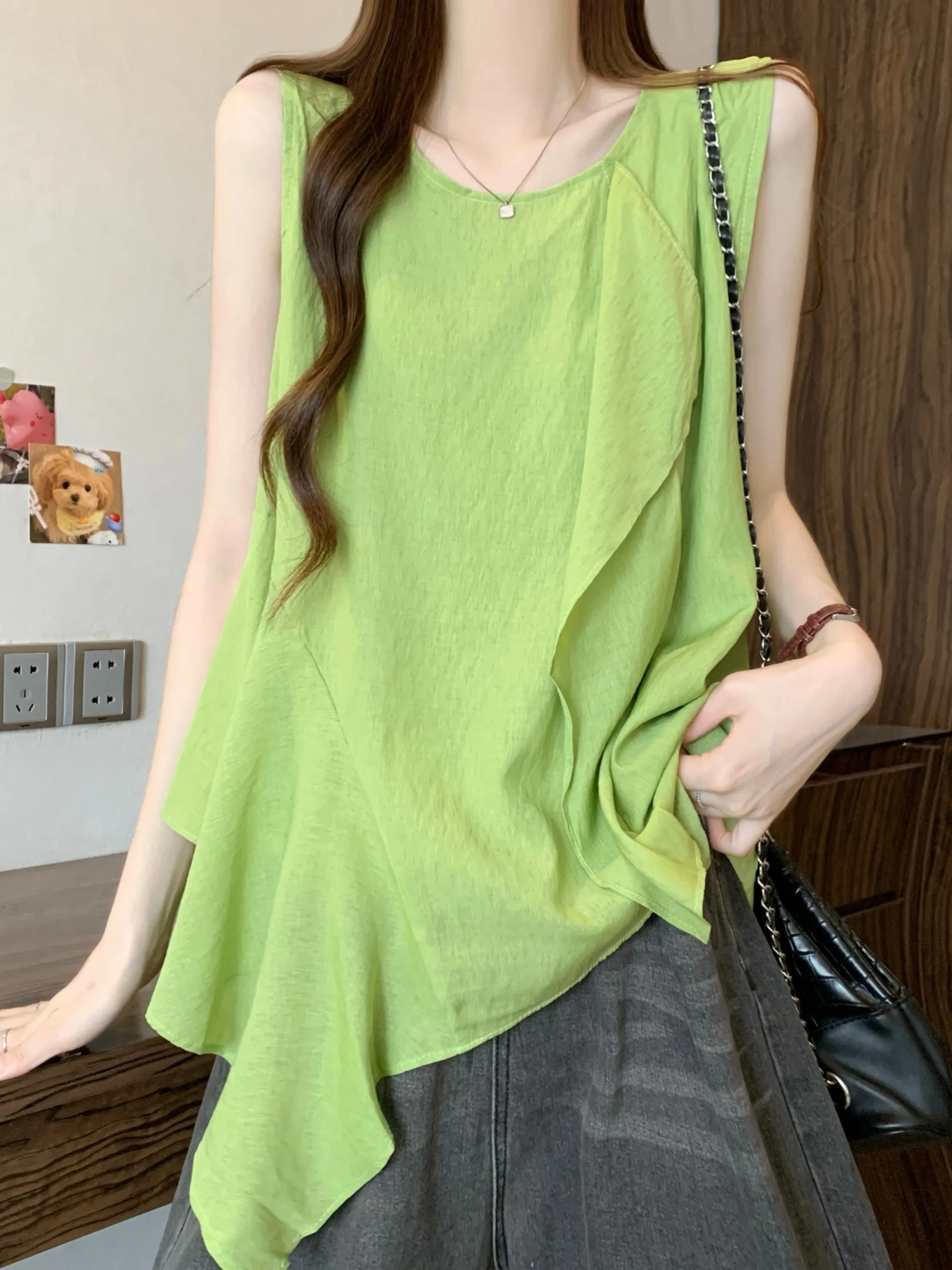 Dopamine Green Asymmetrical Hem Sleeveless Shirt Women's Loose Slimming Cotton Linen Tank Top Summer Breathable Comfortable
Dopamine Green Asymmetrical Hem Sleeveless Shirt Women's Loose Slimming Cotton Linen Tank Top Summer Breathable Comfortable