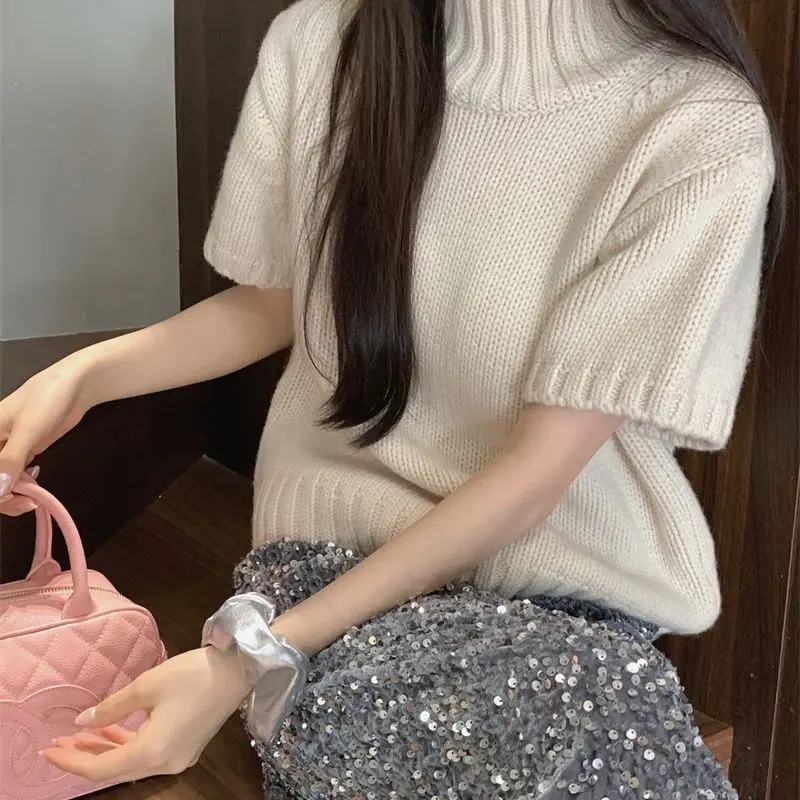 2025 Autumn and Winter Bubble Round Neck Sweater High Neck Solid Color Loose Short Sleeve Women's Sweater
2025 Autumn and Winter Bubble Round Neck Sweater High Neck Solid Color Loose Short Sleeve Women's Sweater