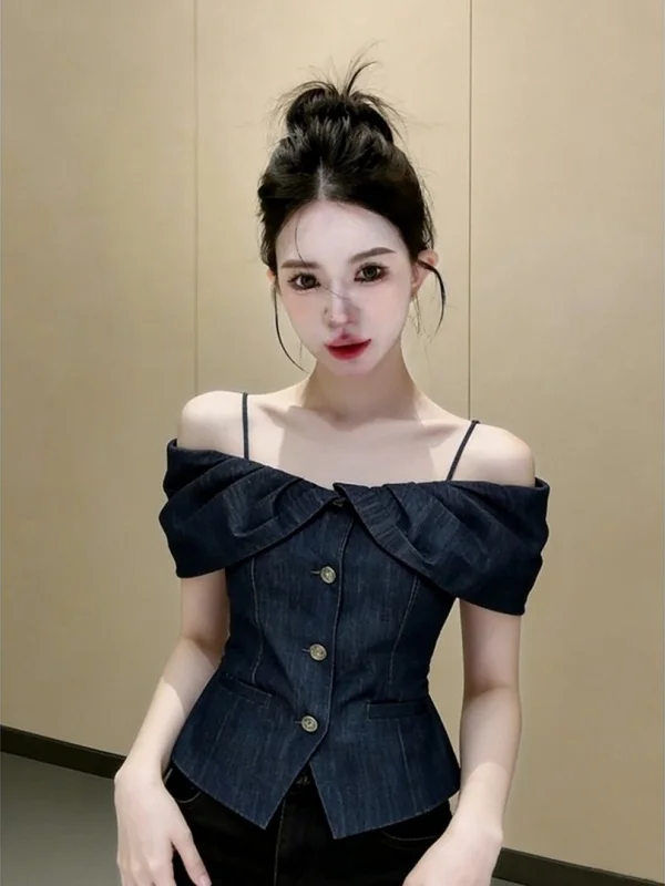 Summer Fashion Pure Desire Color Collision Two-Piece Set Women's Blue One-Shoulder Top with High Waist Black Skirt Ensemble
Summer Fashion Pure Desire Color Collision Two-Piece Set Women's Blue One-Shoulder Top with High Waist Black Skirt Ensemble