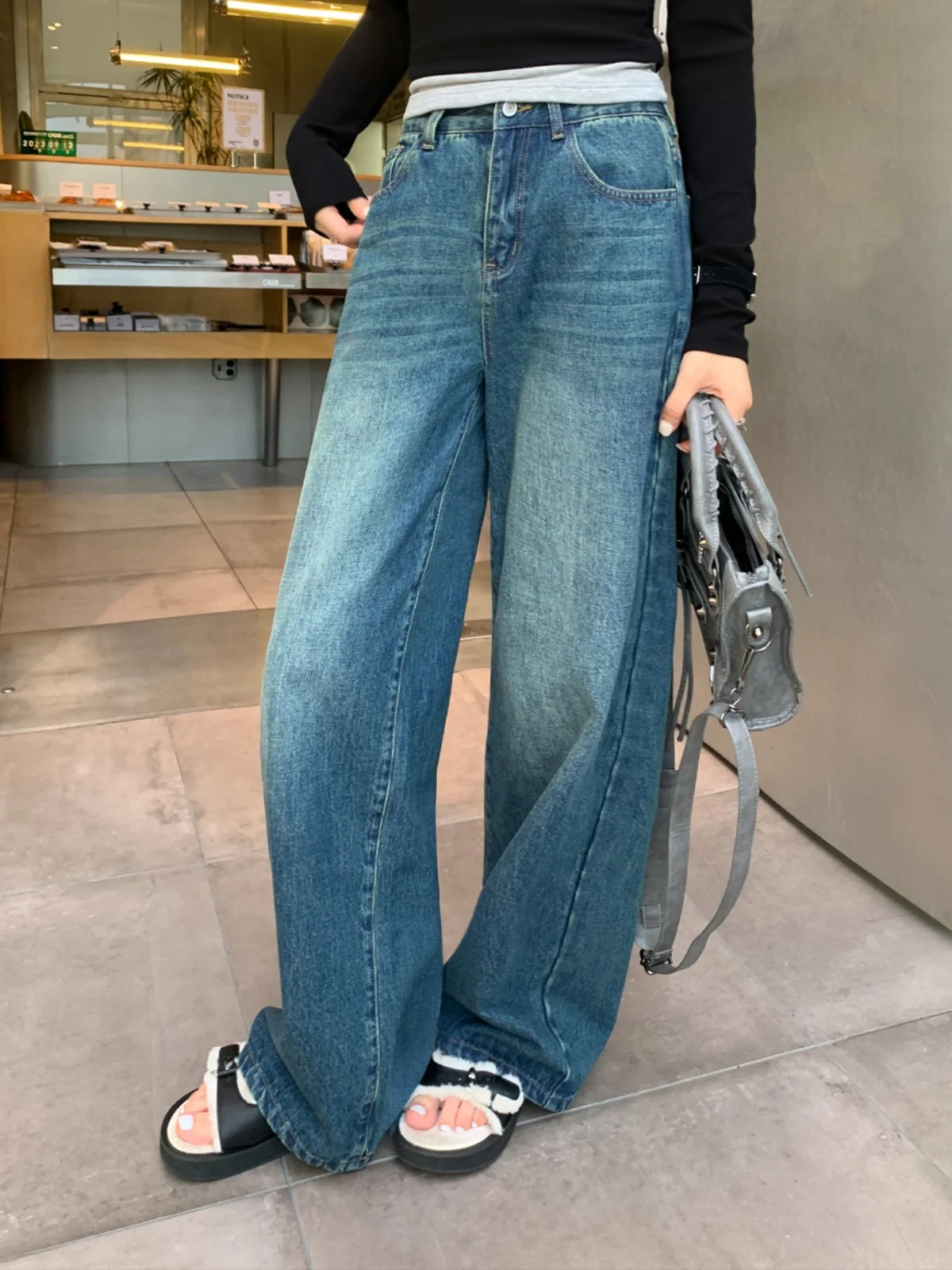 Широкие синие джинсы с высокой талией, женские повседневные свободные брюки из пуммаши, винтажные женские джинсы Morning Colorl
Широкие синие джинсы с высокой талией, женские повседневные свободные брюки из пуммаши, винтажные женские джинсы Morning Colorl