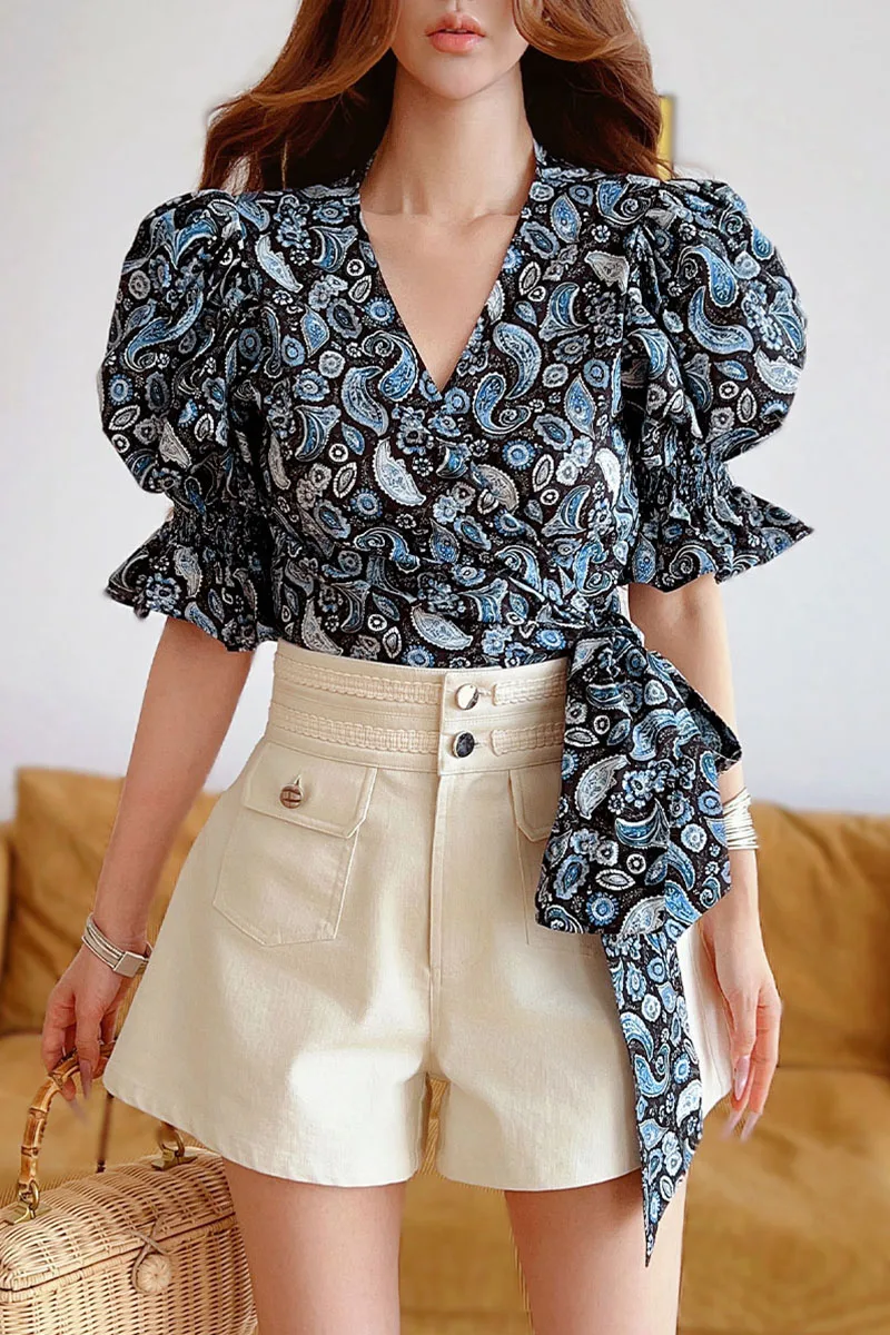 Summer Print Shirt Women's Tops Jacquard Puff Sleeve Asymmertrical V Neck Blouses Basics Y2K 2025 NEW DABUWAWA DM2BST004
Summer Print Shirt Women's Tops Jacquard Puff Sleeve Asymmertrical V Neck Blouses Basics Y2K 2025 NEW DABUWAWA DM2BST004