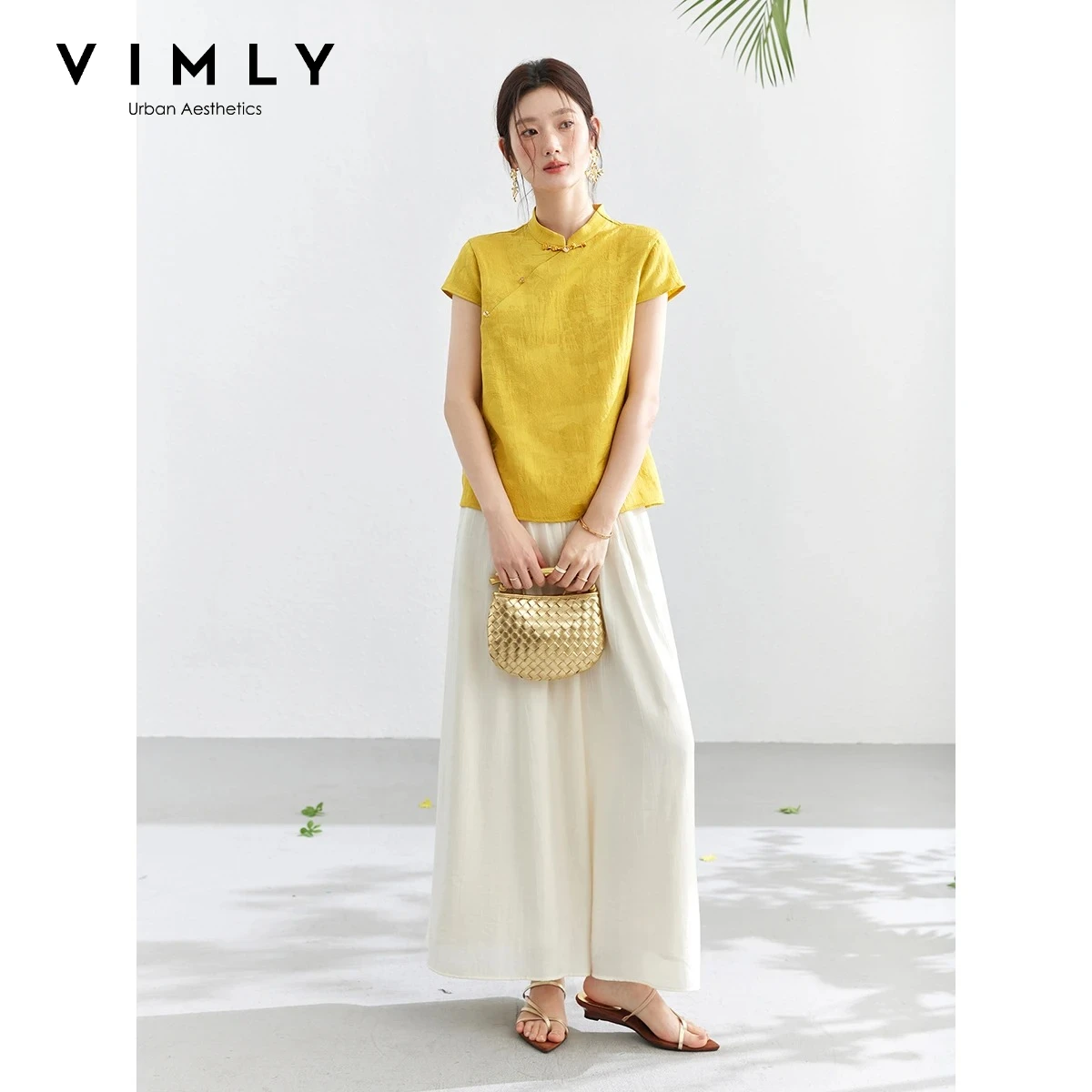 VIMLY Chinese Style Jacquard Two-Piece Set 2026 Summer Stand Collar Frog Buttons Nine-point Wide-leg Pants Casual Outfits A6101
VIMLY Chinese Style Jacquard Two-Piece Set 2026 Summer Stand Collar Frog Buttons Nine-point Wide-leg Pants Casual Outfits A6101
