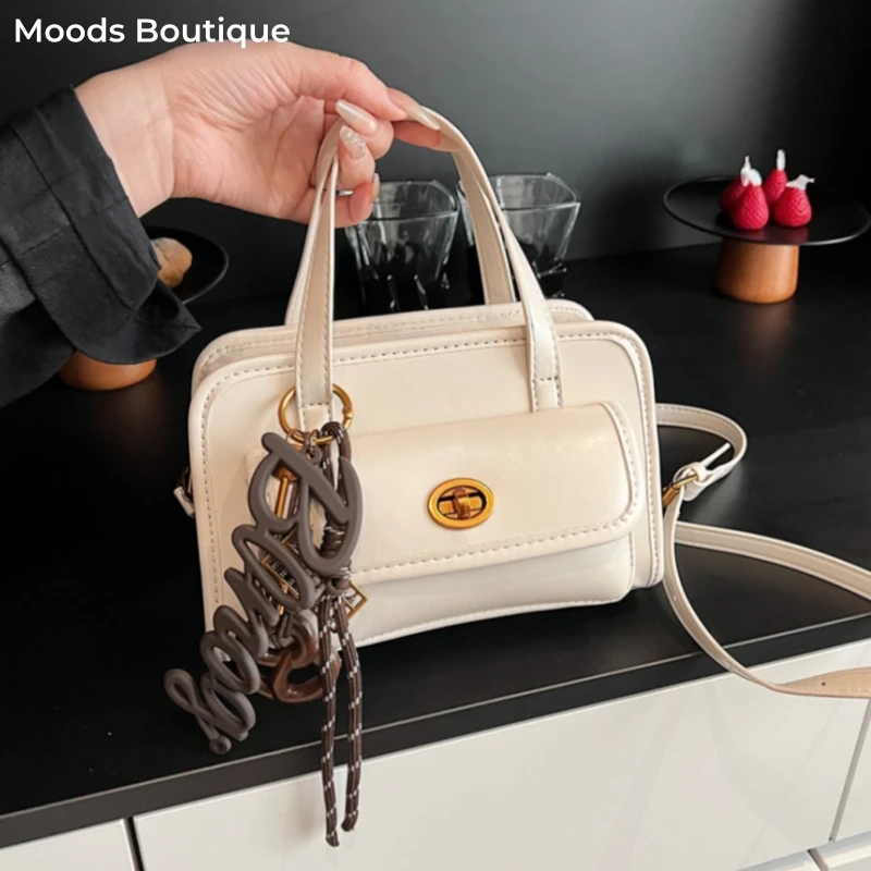 Vintage Mini Square Cross Body Bags For Women 2025 New Luxury Designer Purses And Handbags Pure Color Shoulder Bag With Pendant
Vintage Mini Square Cross Body Bags For Women 2025 New Luxury Designer Purses And Handbags Pure Color Shoulder Bag With Pendant