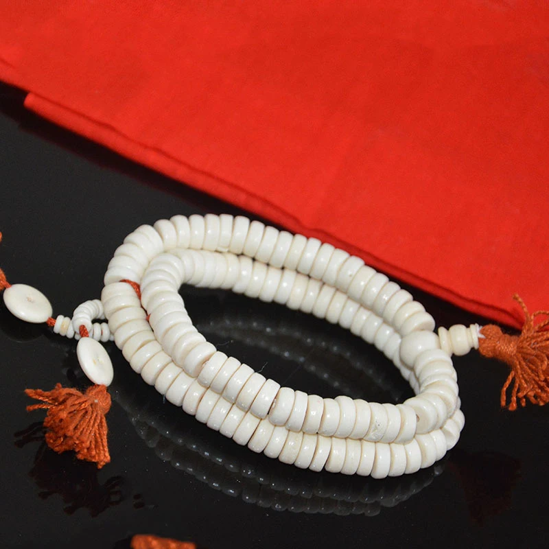 Natural Tibetan Yak Bone-Shaped Buddhist Beads, 108 Pieces, Vintage Ethnic Style
Natural Tibetan Yak Bone-Shaped Buddhist Beads, 108 Pieces, Vintage Ethnic Style