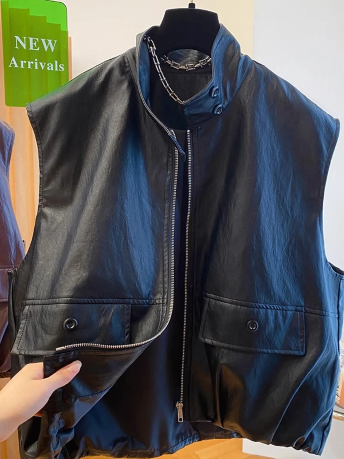 Extra Large 300 Pounds European Style Cool Wind Vest Unisex Autumn Loose Stand Collar Motorcycle Clothes Trendy Jacket
Extra Large 300 Pounds European Style Cool Wind Vest Unisex Autumn Loose Stand Collar Motorcycle Clothes Trendy Jacket