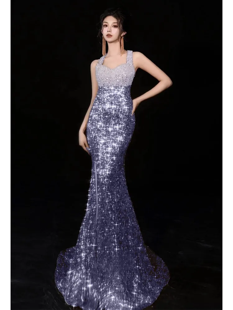 A purple halter dress with light luxury feel for the host fishtail sequined toasting
A purple halter dress with light luxury feel for the host fishtail sequined toasting