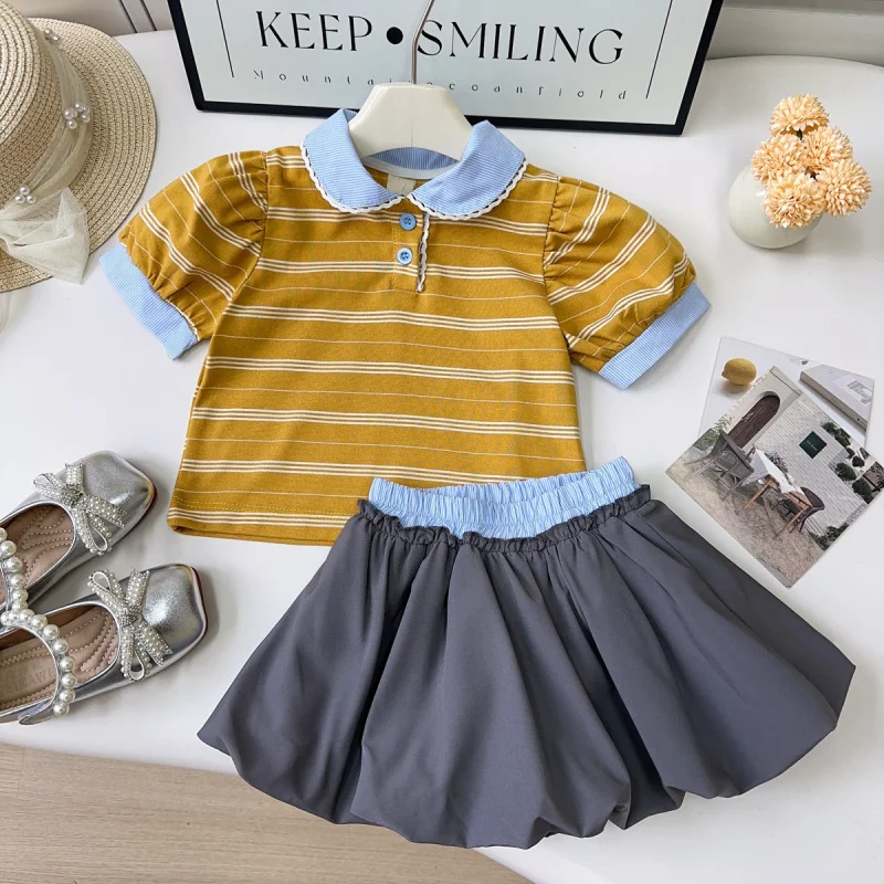 Children's Outfit New Summer Girls' Elegant Striped Casual Doll CollarTLantern Patterned T-Shirt+Two-piece overskirt suit
Children's Outfit New Summer Girls' Elegant Striped Casual Doll CollarTLantern Patterned T-Shirt+Two-piece overskirt suit