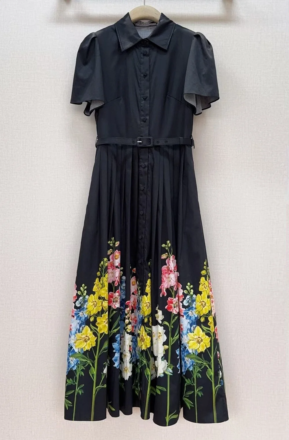 100%Cotton Long Dress 2026 Summer Style Lady Turn-down Collar Pocket Belt Deco Short Sleeve Colorful Floral Print Maxi Dress
100%Cotton Long Dress 2026 Summer Style Lady Turn-down Collar Pocket Belt Deco Short Sleeve Colorful Floral Print Maxi Dress