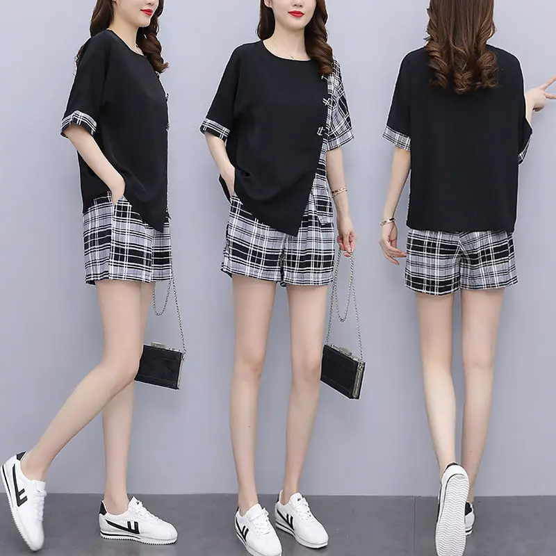 Summer Women's New Patchwork Print Suits Female O-neck Short Sleeve Loose Top and High Waist Shorts Ladies Two Piece Sets G123
Summer Women's New Patchwork Print Suits Female O-neck Short Sleeve Loose Top and High Waist Shorts Ladies Two Piece Sets G123