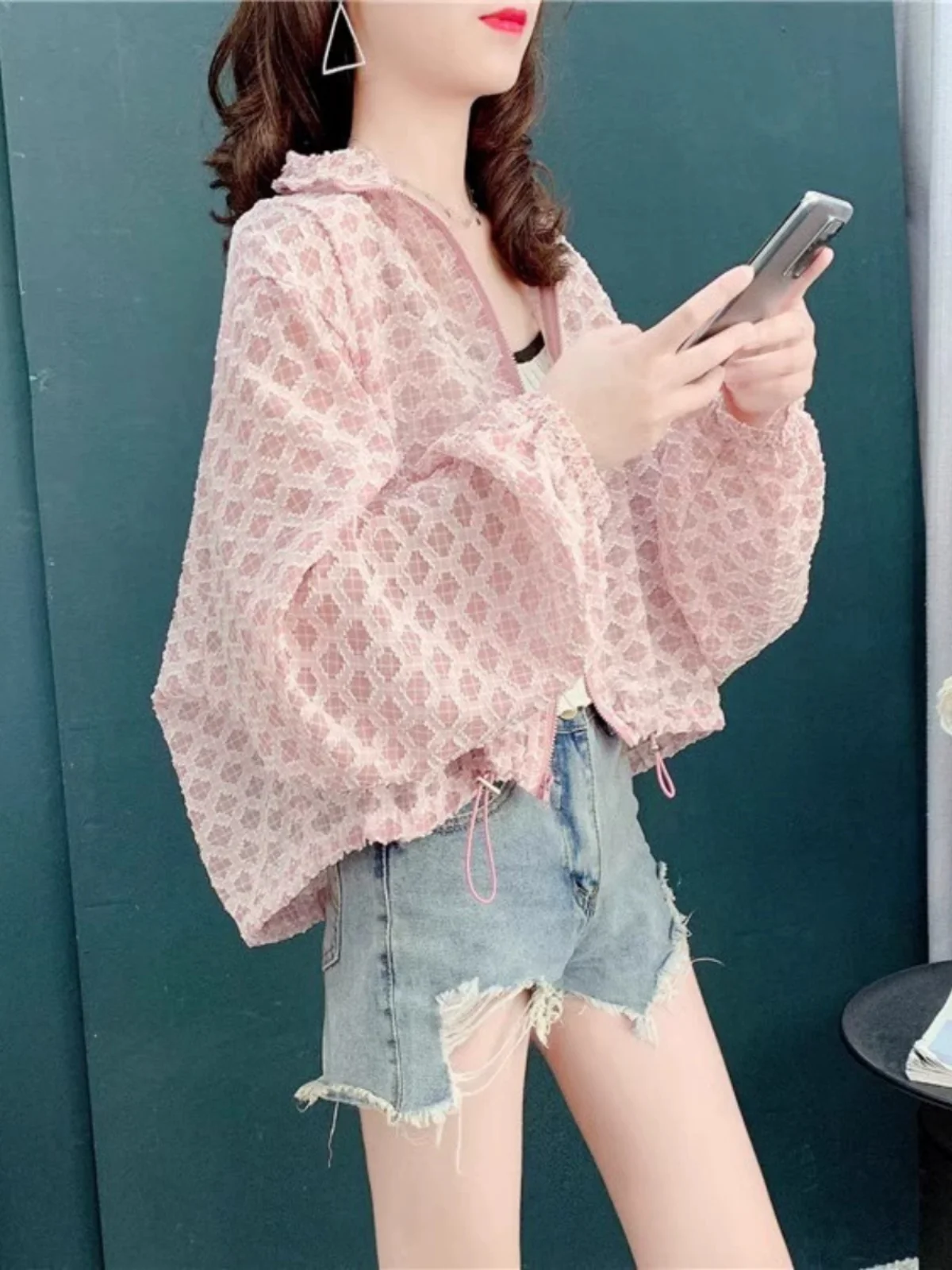 Women's plus Size Summer Short Coat Open Cardigan Sun Protection Unique Design Trendy Top Original Design Loose Fit Cotton Blend
Women's plus Size Summer Short Coat Open Cardigan Sun Protection Unique Design Trendy Top Original Design Loose Fit Cotton Blend