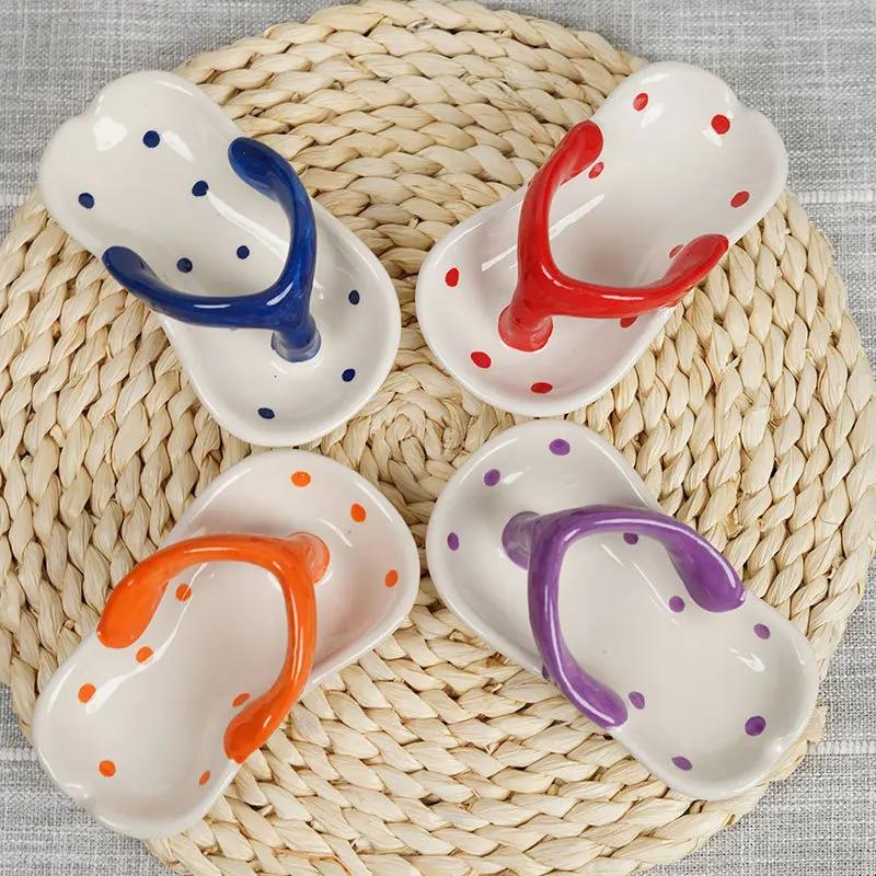 European style creative hand-painted ashtray with polka dot slippers, fashionable home decor, office, living room, ashtray
European style creative hand-painted ashtray with polka dot slippers, fashionable home decor, office, living room, ashtray