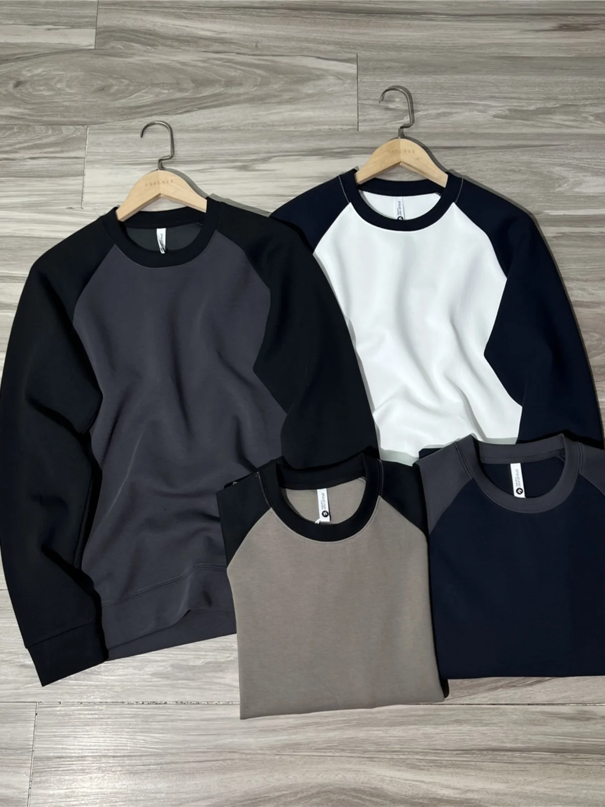Men's Long Staple Cotton Hoodie Air Layer Shoulder Insert round Neck Sweatshirt Liquid Ammonia Technology Casual Sportswear
Men's Long Staple Cotton Hoodie Air Layer Shoulder Insert round Neck Sweatshirt Liquid Ammonia Technology Casual Sportswear