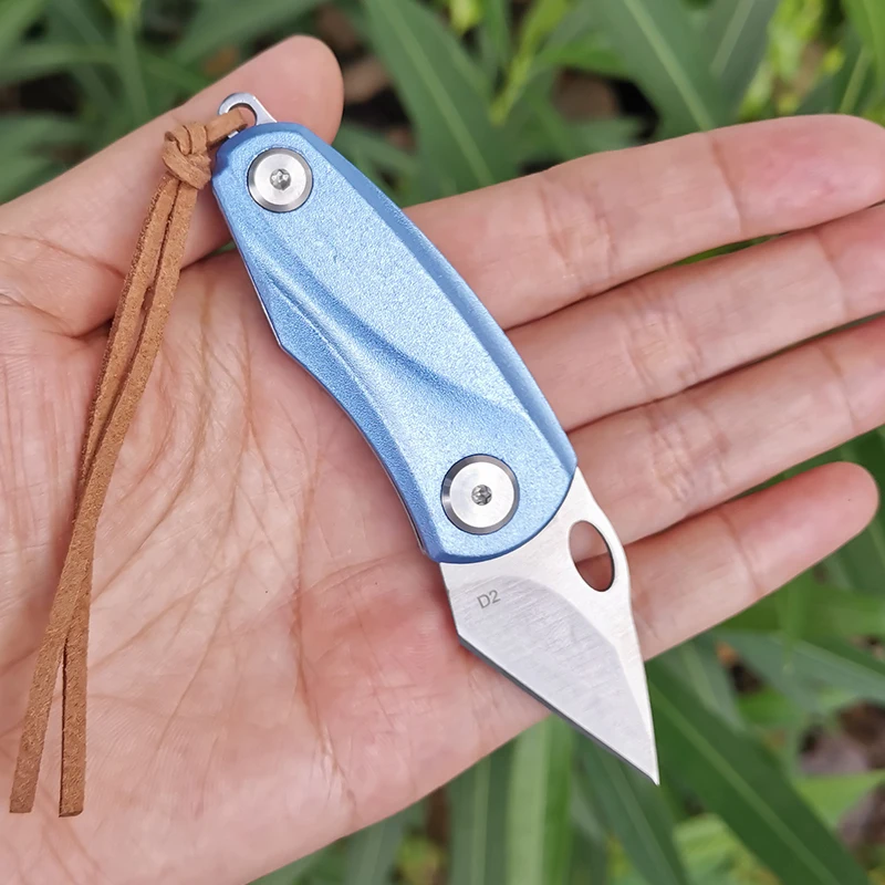 Mini Folding Knife D2 Small Blade Space Aluminum Handle Portable Pocket Knife Camping Survival Tool Box Cutter Unboxing Knives
Mini Folding Knife D2 Small Blade Space Aluminum Handle Portable Pocket Knife Camping Survival Tool Box Cutter Unboxing Knives