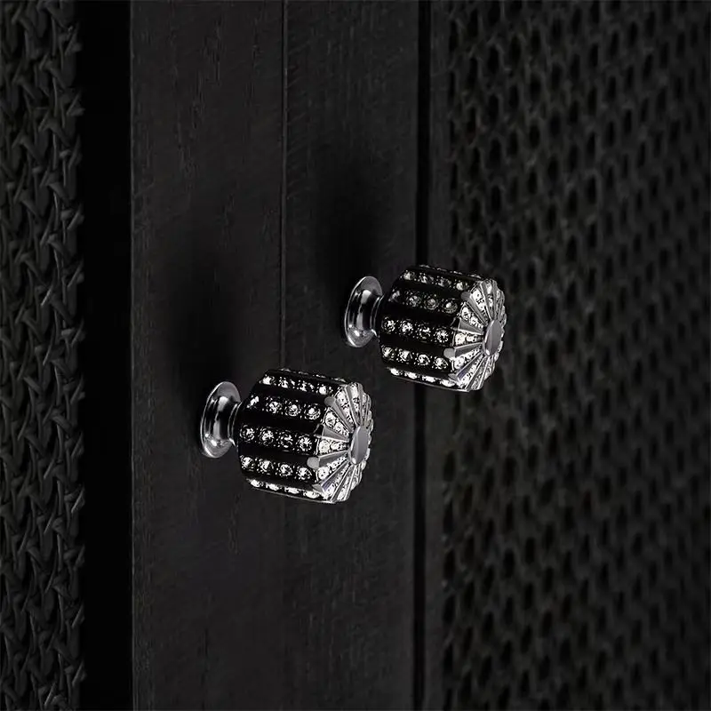 Hi-end Luxury 4PCS Inlaid Crystal Furniture Pulls Knobs Drawer Knobs Cupboard Wardrobe Shoe Kitchen TV Wine Cabinet Pulls Knobs
Hi-end Luxury 4PCS Inlaid Crystal Furniture Pulls Knobs Drawer Knobs Cupboard Wardrobe Shoe Kitchen TV Wine Cabinet Pulls Knobs