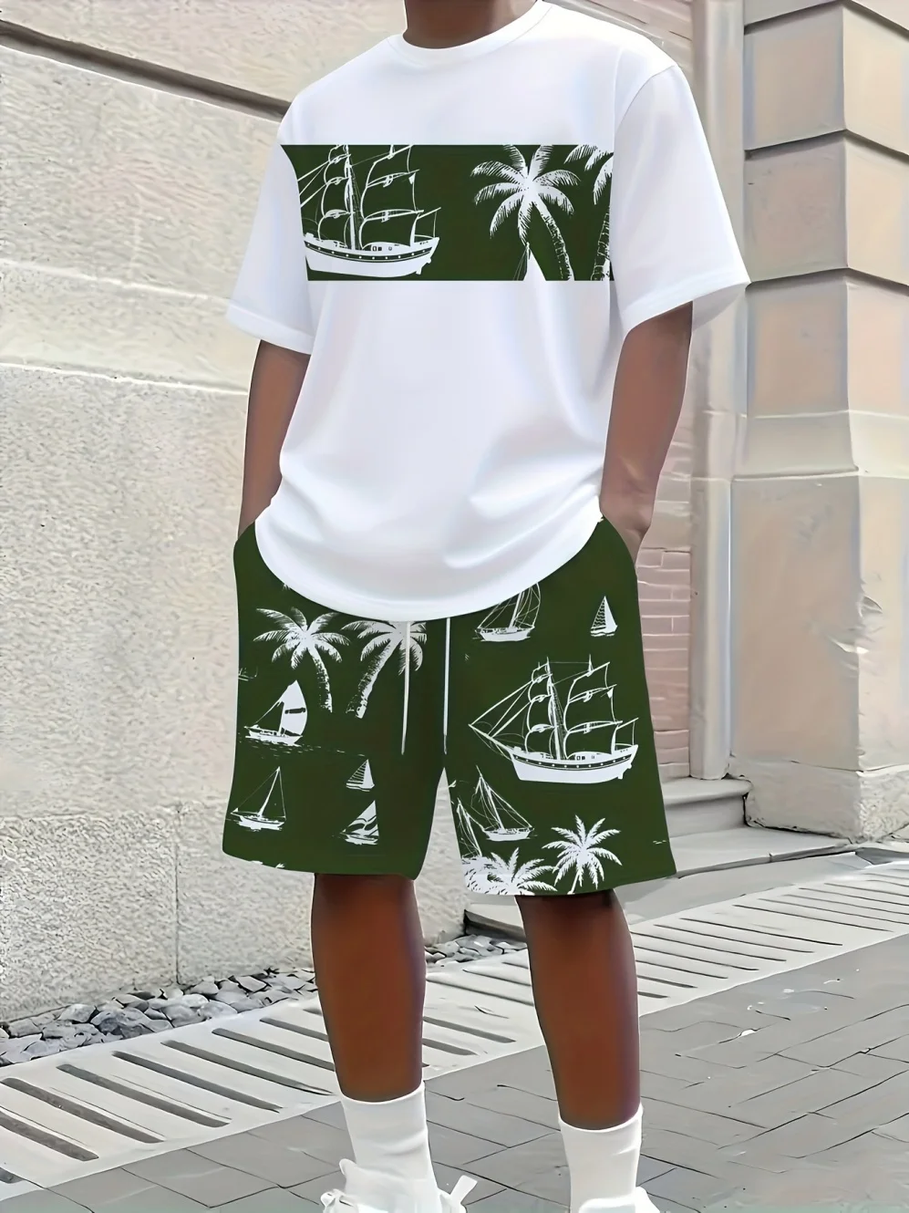 Summer Coconut Leaf Pattern Print Short Sleeve and Shorts Men's Sports Set Hawaiian Beach Vacation Style Men's Oversized T-Shirt
Summer Coconut Leaf Pattern Print Short Sleeve and Shorts Men's Sports Set Hawaiian Beach Vacation Style Men's Oversized T-Shirt