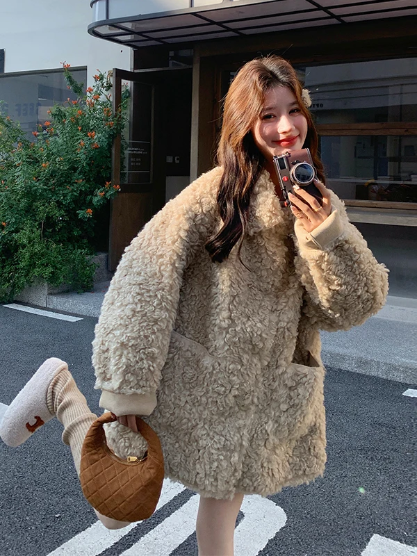 Женское утепленное пальто из овчины с кожаными вставками, осенне-зимнее, новое, теплое, повседневное, свободного кроя, с длинными рукавами
Женское утепленное пальто из овчины с кожаными вставками, осенне-зимнее, новое, теплое, повседневное, свободного кроя, с длинными рукавами