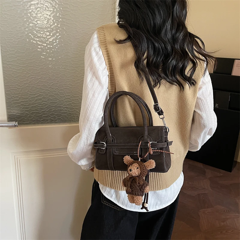 Женская сумка Maillard в стиле ретро, новинка 2026, модная нишевая сумка для боулинга, сумка через плечо на одно плечо 06063JY
Женская сумка Maillard в стиле ретро, новинка 2026, модная нишевая сумка для боулинга, сумка через плечо на одно плечо 06063JY