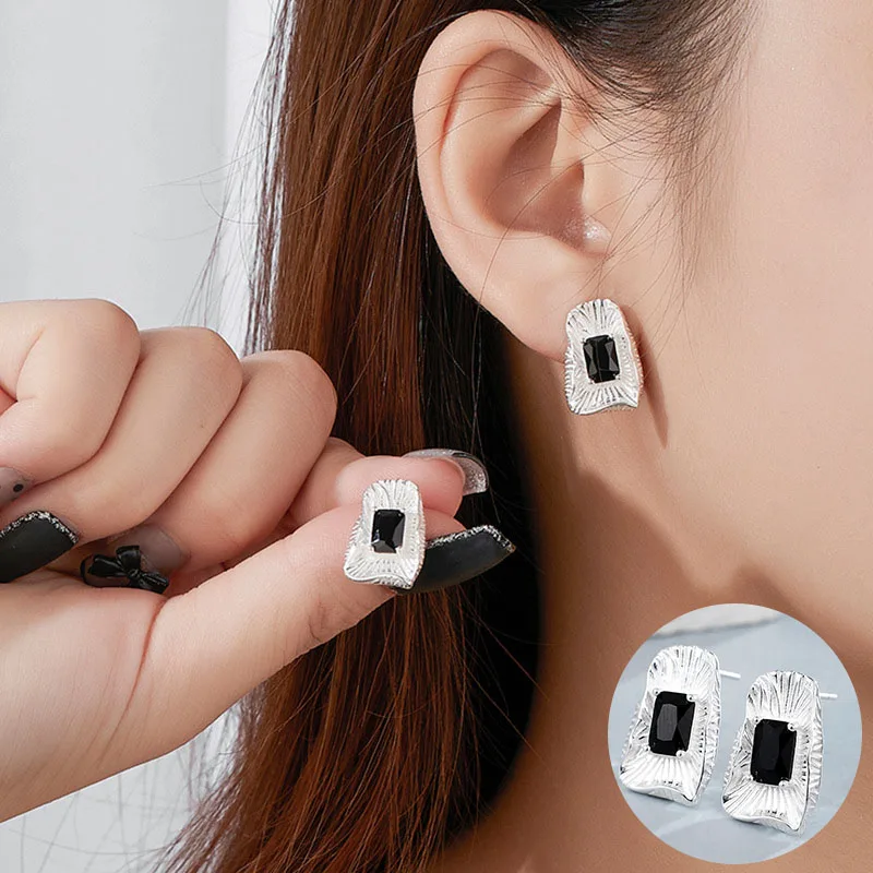 100% 925 Sterling Silver Zircon Geometric Earrings for Woman Girl Irregular Texture Design Jewelry Party Gift Dropshipping
100% 925 Sterling Silver Zircon Geometric Earrings for Woman Girl Irregular Texture Design Jewelry Party Gift Dropshipping
