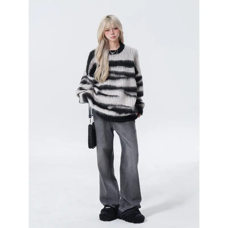 High Street Design Sense Striped Sweater Men Women Autumn and Winter Ins Fashion Retro Loose Couple Lazy Style Knitted Shirt Top
High Street Design Sense Striped Sweater Men Women Autumn and Winter Ins Fashion Retro Loose Couple Lazy Style Knitted Shirt Top