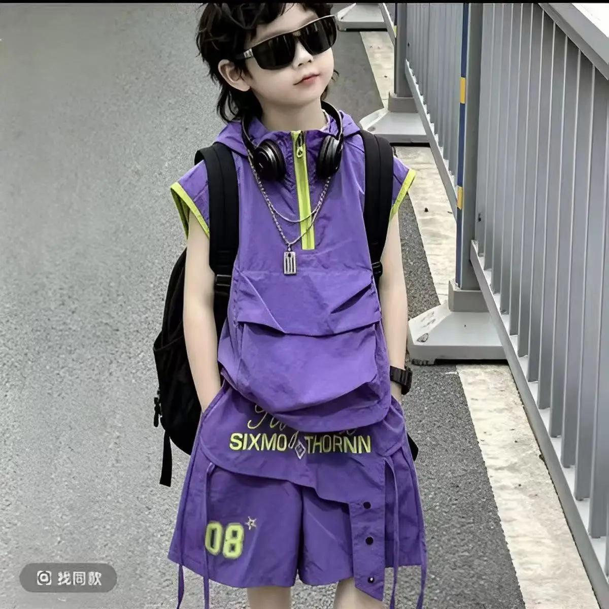 Boys' 2026 Summer New Set Children's Quick Drying Color blocked Hooded Sleeveless Top Shorts Two Piece Set
Boys' 2026 Summer New Set Children's Quick Drying Color blocked Hooded Sleeveless Top Shorts Two Piece Set