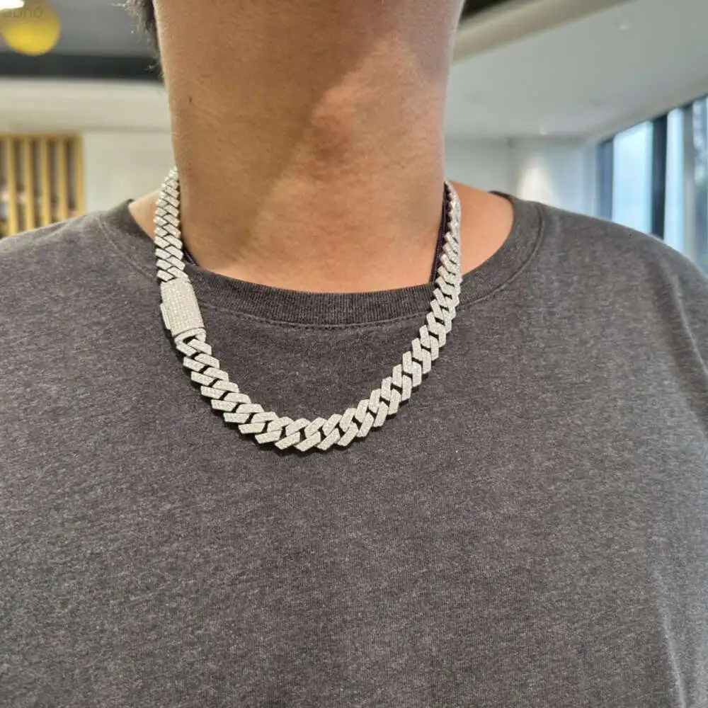Pass Diamond Tester 925 Sterling Silver Iced Out 10mm 12mm Miami Hip Hop Moissanite Diamond Cuban Link Chain
Pass Diamond Tester 925 Sterling Silver Iced Out 10mm 12mm Miami Hip Hop Moissanite Diamond Cuban Link Chain