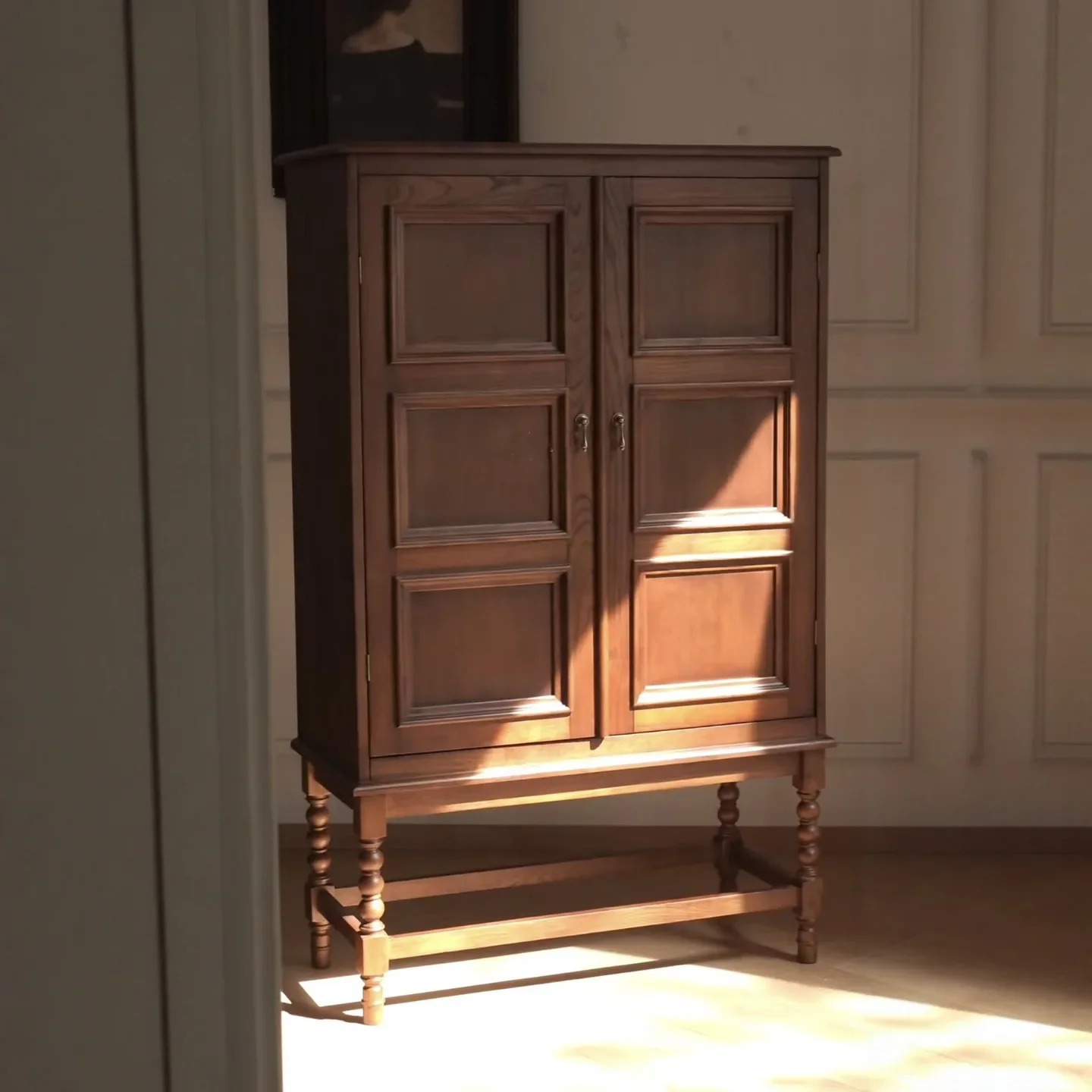 H1 retro solid wood storage cabinet, household bookcase, entrance, living room, study storage stand cabinet, medium antique
H1 retro solid wood storage cabinet, household bookcase, entrance, living room, study storage stand cabinet, medium antique