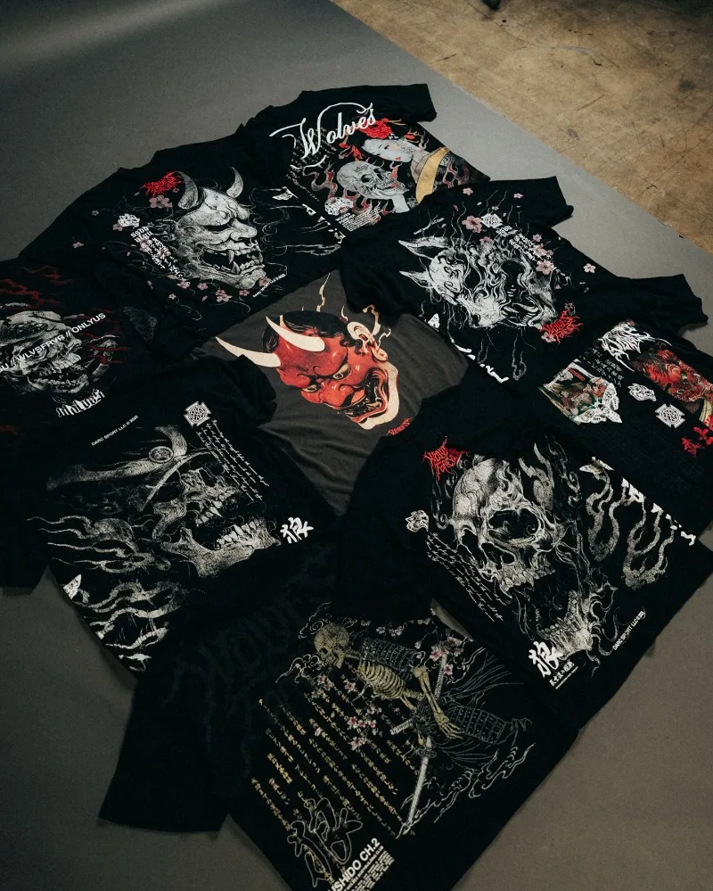 Уличная футболка Harajuku Gothic Samurai, японское аниме, киберпанк, модная футболка унисекс, темная кавайная футболка большого размера, унисекс
Уличная футболка Harajuku Gothic Samurai, японское аниме, киберпанк, модная футболка унисекс, темная кавайная футболка большого размера, унисекс