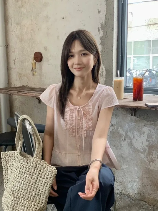 Korean Style Sweet Short Sleeve Shirt Women's Fashion Earlet Trim Belted Top Breathable Comfortable Summer Casual Blouse
Korean Style Sweet Short Sleeve Shirt Women's Fashion Earlet Trim Belted Top Breathable Comfortable Summer Casual Blouse