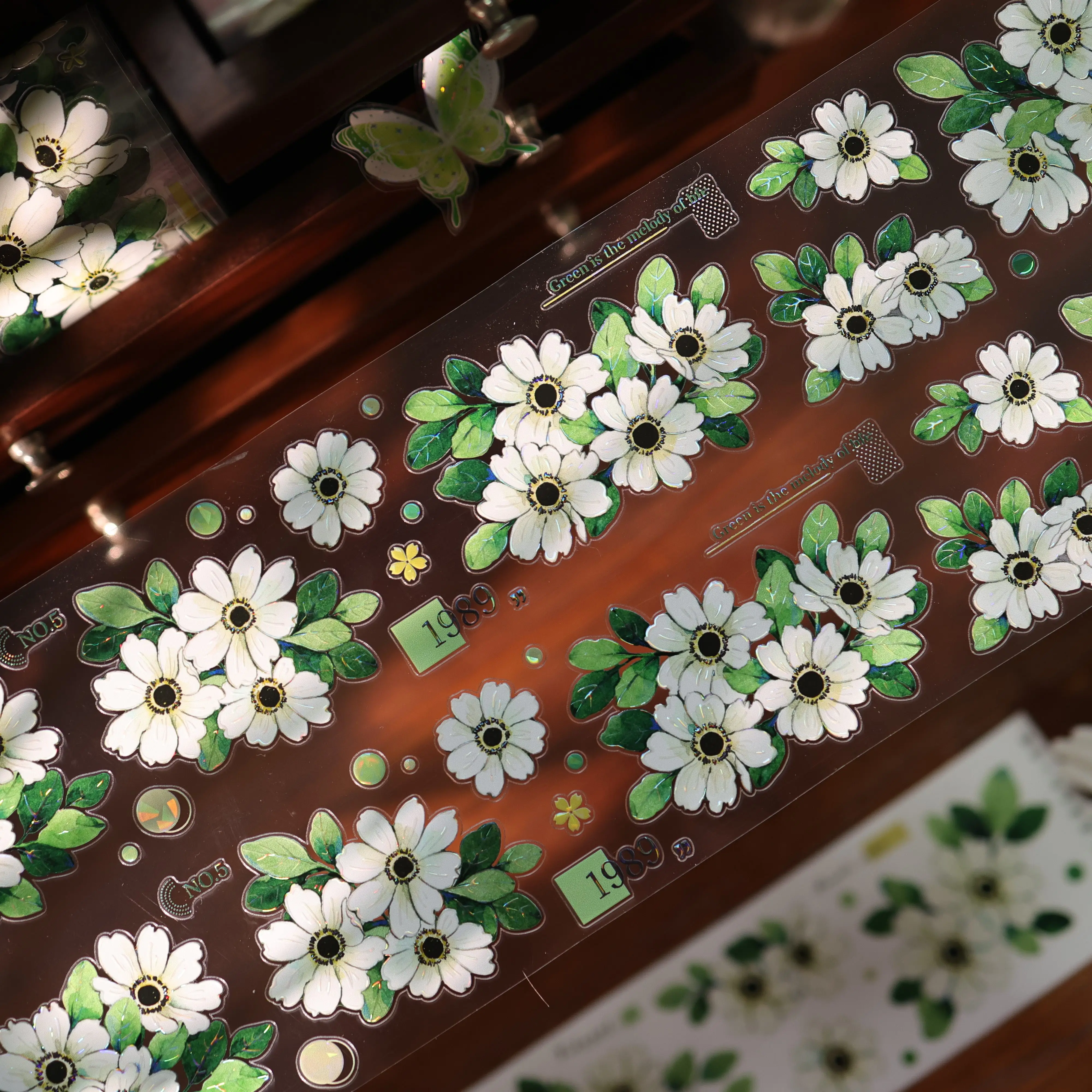YiEr Studio Vintage Spring White Green Daisy Washi Tape Planner DIY Card Making Scrapbooking Plan Decorative Sticker
YiEr Studio Vintage Spring White Green Daisy Washi Tape Planner DIY Card Making Scrapbooking Plan Decorative Sticker