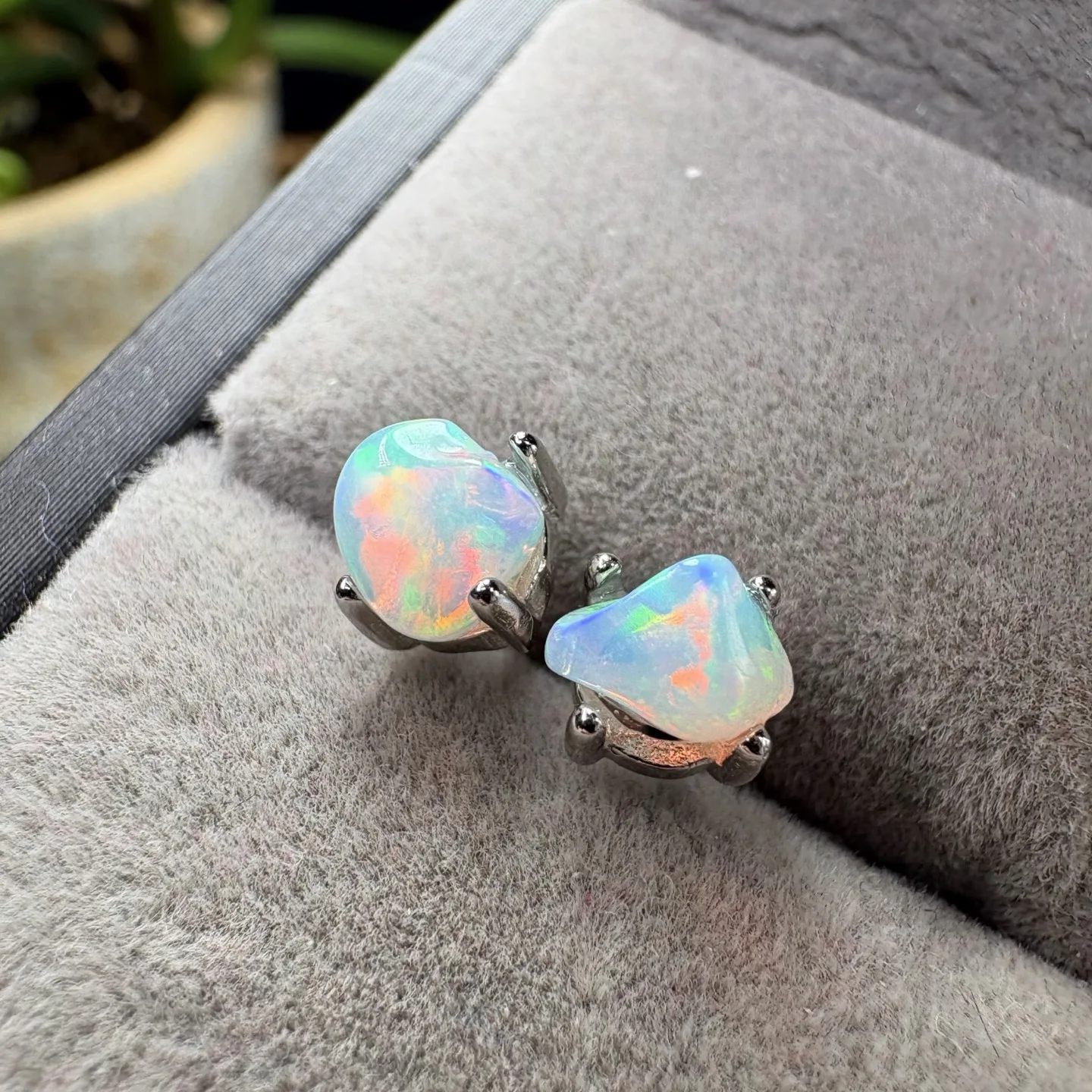 1Pair Fengbaowu Natural Colorful Opal Earring 5-6MM Irregular Shape 925 Sterling Silver Reiki Healing Stone Jewelry Gift Women
1Pair Fengbaowu Natural Colorful Opal Earring 5-6MM Irregular Shape 925 Sterling Silver Reiki Healing Stone Jewelry Gift Women