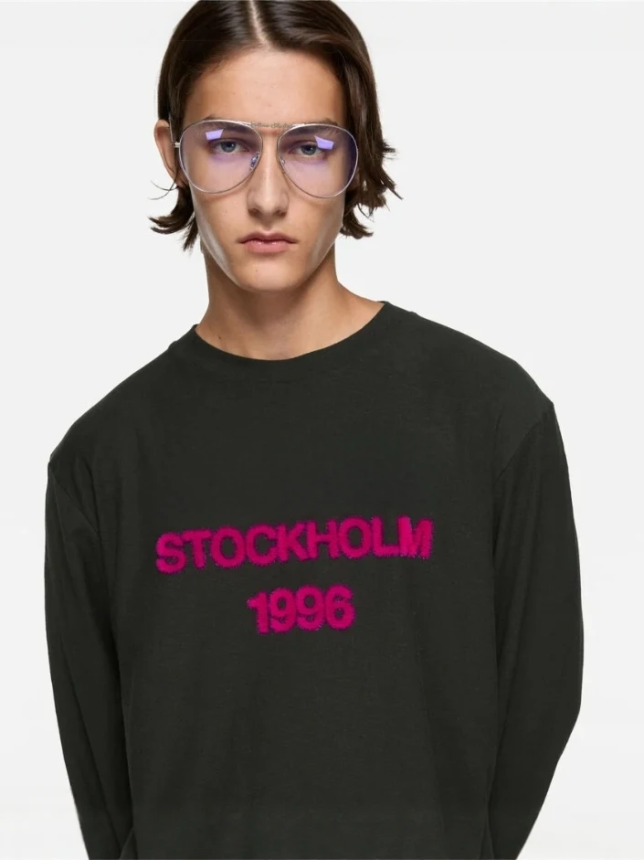 Long Sve round Ne Floing Print T-irt Men's Loose Fit Comfortable Cotton Youth Faion Daily Wear Letter Pattern
Long Sve round Ne Floing Print T-irt Men's Loose Fit Comfortable Cotton Youth Faion Daily Wear Letter Pattern