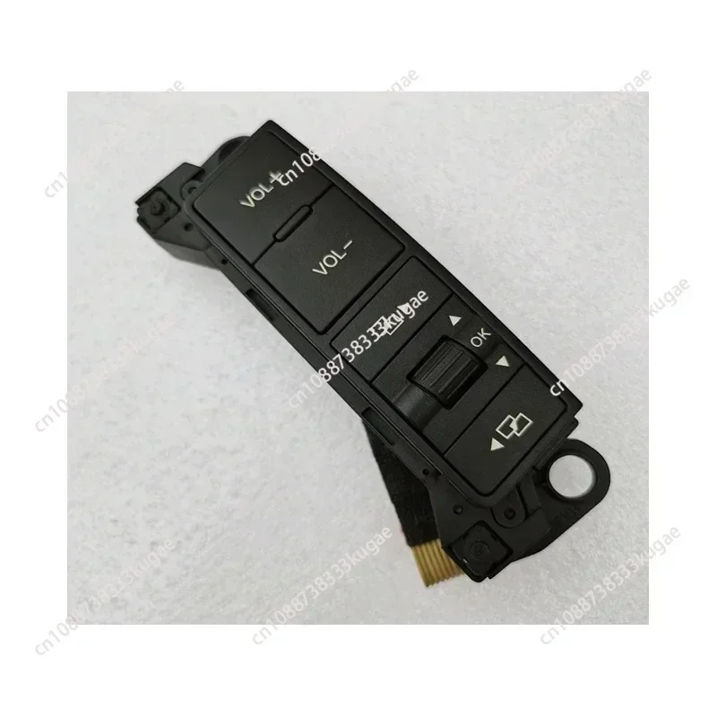 For Phaeton Touareg Steering Wheel Cruiser Control buttons Multi-function Switch 7L6959537E
For Phaeton Touareg Steering Wheel Cruiser Control buttons Multi-function Switch 7L6959537E