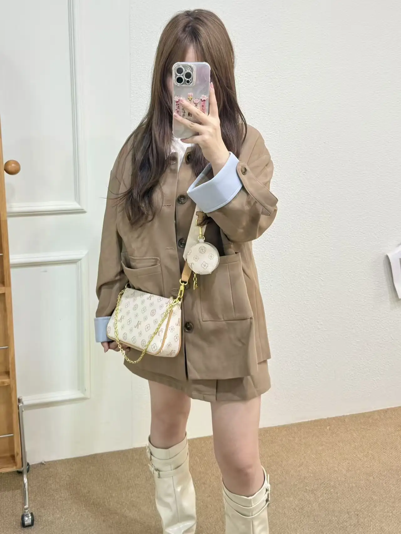 2025 Новая модель, сумка на цепочке в старом стиле, многофункциональная сумка на одно плечо, большой вместительности, рюкзак для отдыха с диагональным крестом
2025 Новая модель, сумка на цепочке в старом стиле, многофункциональная сумка на одно плечо, большой вместительности, рюкзак для отдыха с диагональным крестом