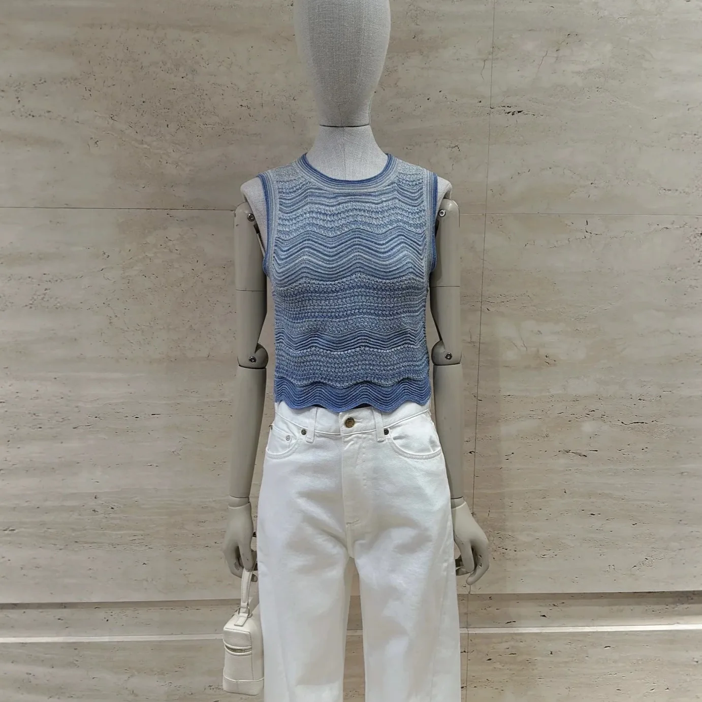 Women's Wave Stripe Knitted Vest Summer New Round Neck Ladies Slim Sleeveless Short Tank Top
Women's Wave Stripe Knitted Vest Summer New Round Neck Ladies Slim Sleeveless Short Tank Top