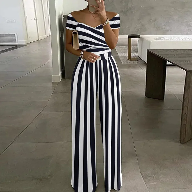 Classic Leisure Commuter Style Professional Charm Women's High-Waist Sexy One-Shoulder Black and White Vertical Stripe Jumpsuit
Classic Leisure Commuter Style Professional Charm Women's High-Waist Sexy One-Shoulder Black and White Vertical Stripe Jumpsuit