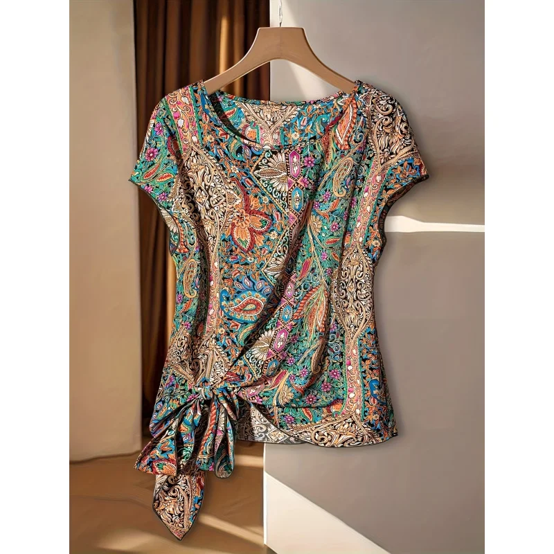Women's Paisley Print Sleeveless Asymmetrical Hem Blouse
Women's Paisley Print Sleeveless Asymmetrical Hem Blouse