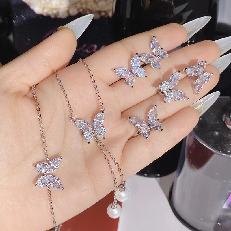 MDLFES Moissan Diamond Style Fashionable Versatile Butterfly Superior Temperament Light Luxury Zirconia
MDLFES Moissan Diamond Style Fashionable Versatile Butterfly Superior Temperament Light Luxury Zirconia