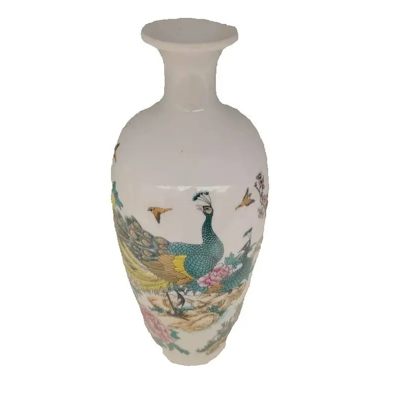 Chinese Old Porcelain Vase, pink Peacock Patterns Traditional Decorative flower vase
Chinese Old Porcelain Vase, pink Peacock Patterns Traditional Decorative flower vase