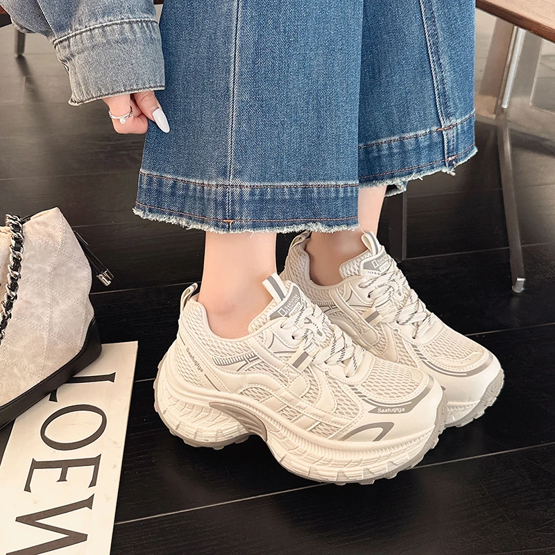 Женские роскошные массивные кроссовки, дышащие сетчатые кроссовки с увеличенной внутренней частью, спортивные повседневные женские кроссовки для бега, фитнеса, вулканизированная обувь
Женские роскошные массивные кроссовки, дышащие сетчатые кроссовки с увеличенной внутренней частью, спортивные повседневные женские кроссовки для бега, фитнеса, вулканизированная обувь