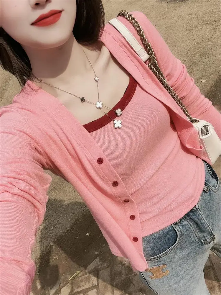 Faionable Casual Spor Women's Long Sve Slim Fit Set Spring High Waist V-Ne Cardigan And Tank Top Two-Piece Ensemble
Faionable Casual Spor Women's Long Sve Slim Fit Set Spring High Waist V-Ne Cardigan And Tank Top Two-Piece Ensemble