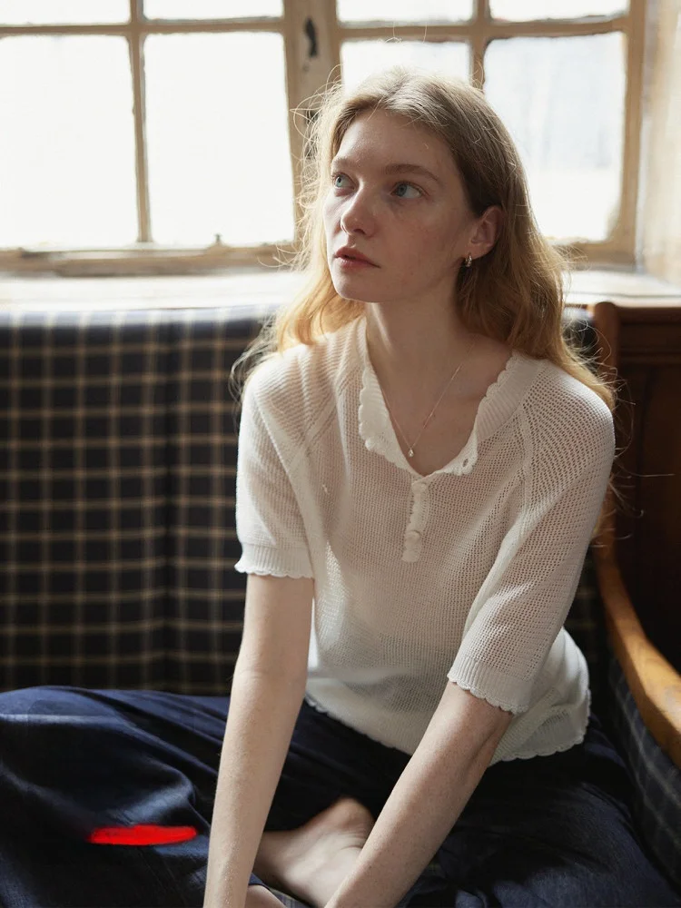 Nice People 2025SS Lace Trim ort Sve Knitted Top Hollow out Hand Crochet Design Linen Rayon Blend Slim Fit round Ne irt
Nice People 2025SS Lace Trim ort Sve Knitted Top Hollow out Hand Crochet Design Linen Rayon Blend Slim Fit round Ne irt