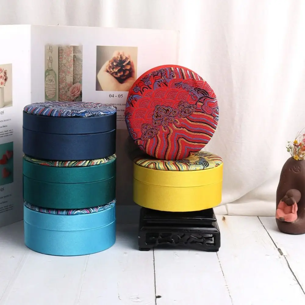 Handmade Linen Jewelry Storage Organizer Chinese Cultural Ethnic Jewelry Box Large Capacity Tassel Bracelet Box Living Room
Handmade Linen Jewelry Storage Organizer Chinese Cultural Ethnic Jewelry Box Large Capacity Tassel Bracelet Box Living Room