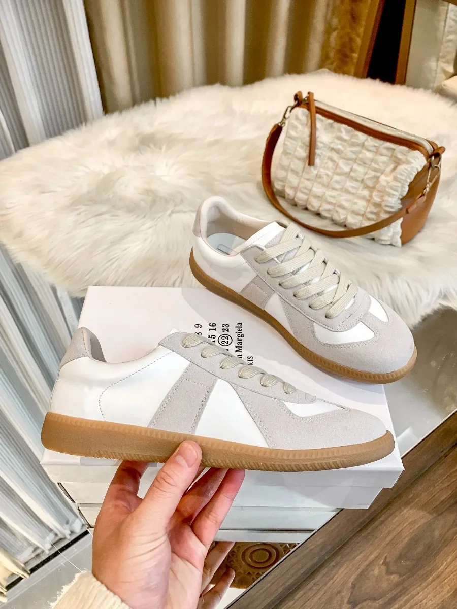 MM6 Xiaobai all-leather lace-up flat casual shoes retro versatile sports board shoes women and men
MM6 Xiaobai all-leather lace-up flat casual shoes retro versatile sports board shoes women and men