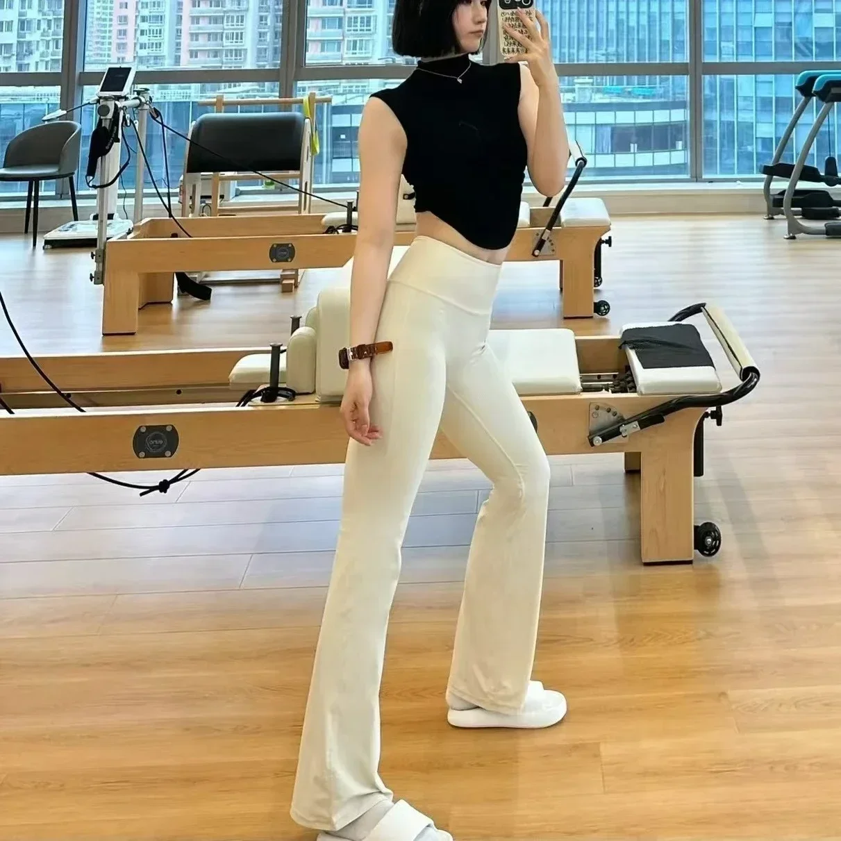 @LO Yoga High Waist Women Stretch Flared Pants Leggings Tights With Pockets Push Up Fitness Running Sportswear Solid Color Pants
@LO Yoga High Waist Women Stretch Flared Pants Leggings Tights With Pockets Push Up Fitness Running Sportswear Solid Color Pants