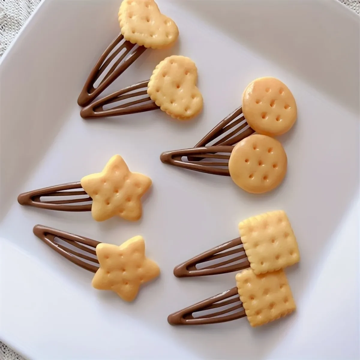 8pcs/Set Adorable Simulation Biscuit Theme Hair Clips, Women Girls Daily Funny Hairpins
8pcs/Set Adorable Simulation Biscuit Theme Hair Clips, Women Girls Daily Funny Hairpins
