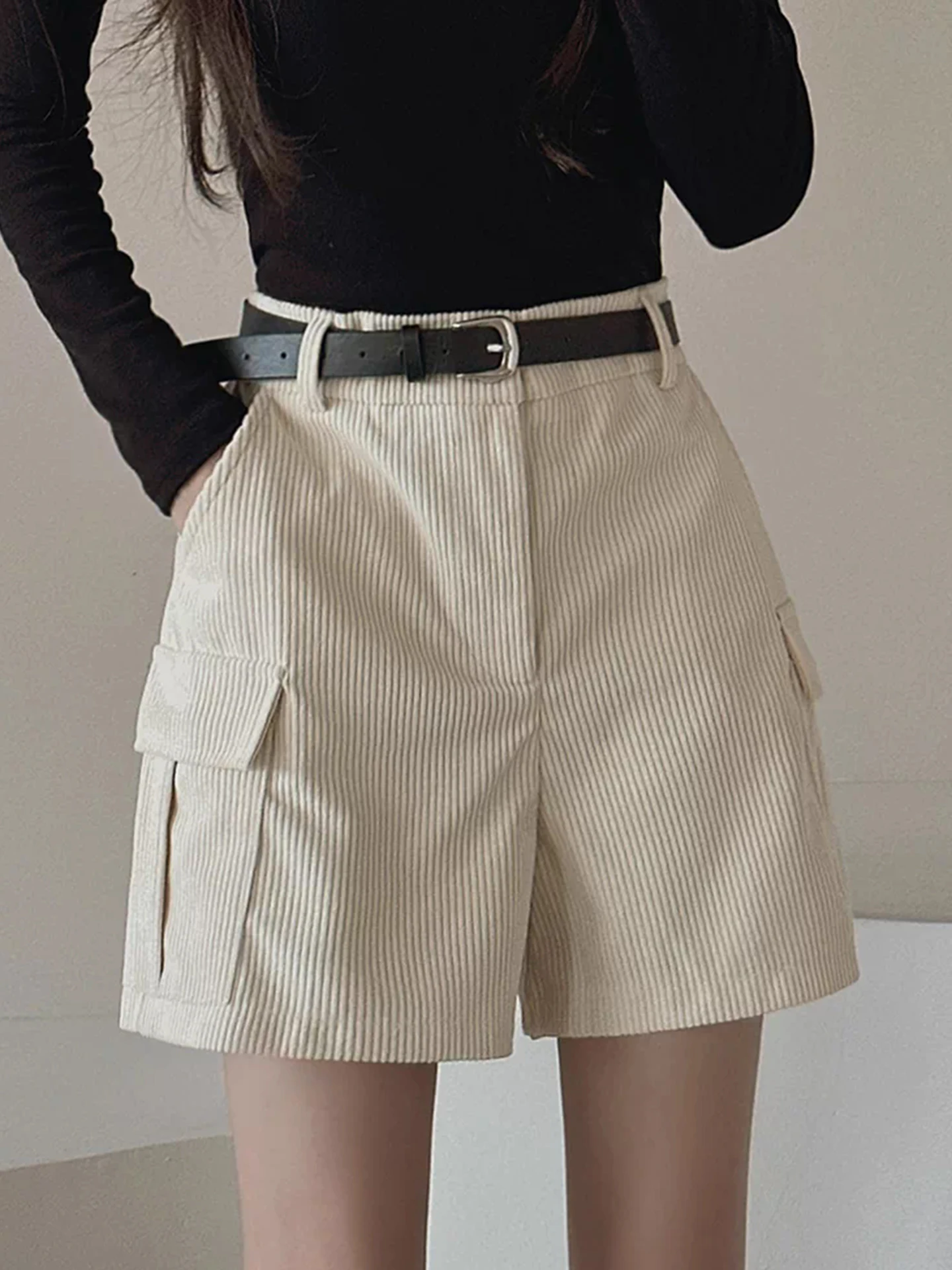 Женские вельветовые брюки с высокой талией и полосками, новинка ранней весны, свободные широкие брюки с поясом, в стиле ретро, повседневные брюки для рынка
Женские вельветовые брюки с высокой талией и полосками, новинка ранней весны, свободные широкие брюки с поясом, в стиле ретро, повседневные брюки для рынка