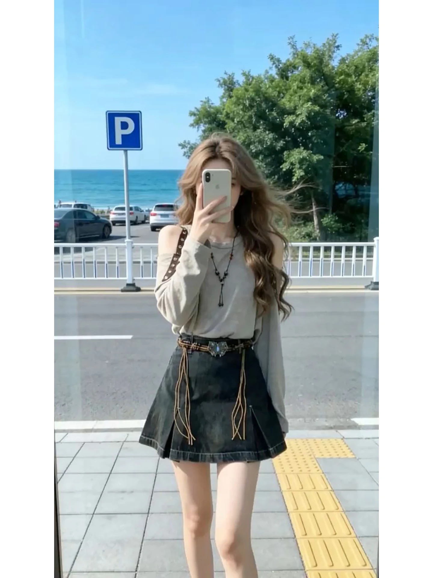 Early Spring Fashionable Denim Washed out High Waist Skirt Shoulder Bared Long Sleeve Top Two Piece Set Casual Wear for Teens
Early Spring Fashionable Denim Washed out High Waist Skirt Shoulder Bared Long Sleeve Top Two Piece Set Casual Wear for Teens