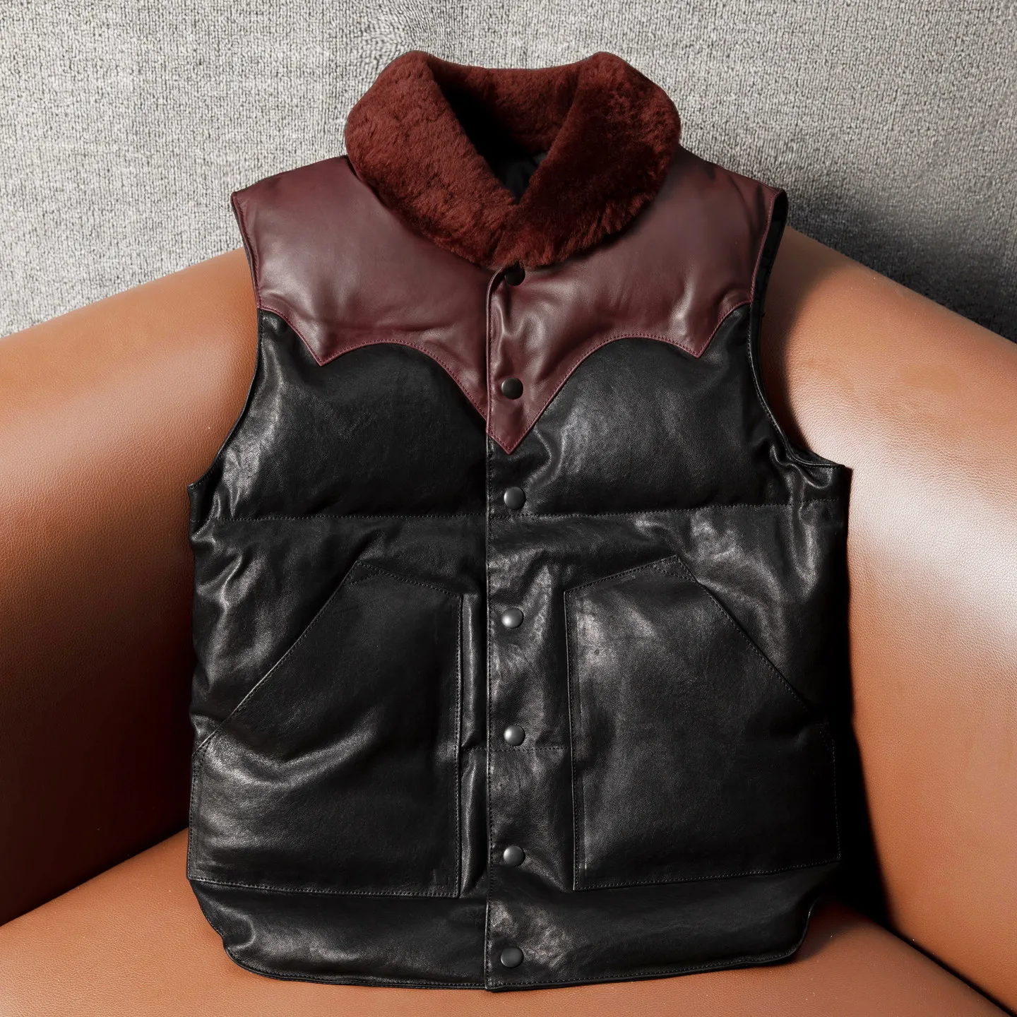 Thickened down 240g first layer goatskin leather down jacket vest
Thickened down 240g first layer goatskin leather down jacket vest