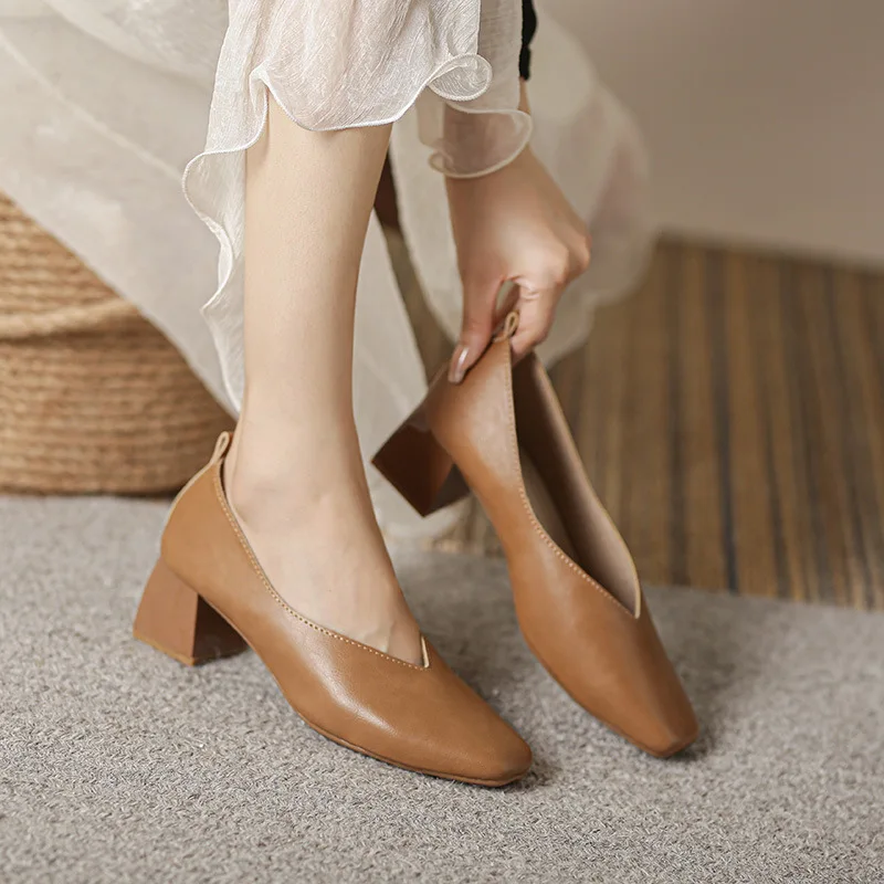 Woman Spring Casual Square Toe Low Soft Soled Lolita Flats Ballerina Red Female Elegant French Retro Buckle Mary Janes 3
Woman Spring Casual Square Toe Low Soft Soled Lolita Flats Ballerina Red Female Elegant French Retro Buckle Mary Janes 3
